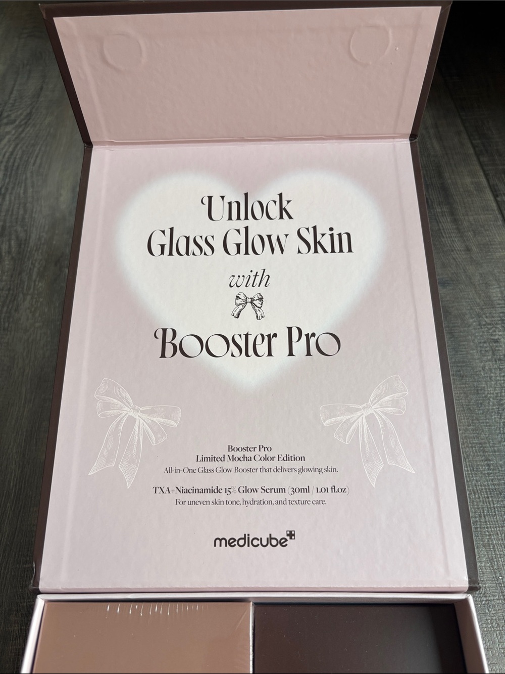 Medicube Booster Pro Holiday Gift Set - Picture 4 of 6